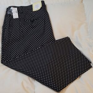 FASHIONABLE POLKADOT BLACK AND WHITE DRESS BARN CAPRIS NEW WITH TAGS SIZE 20W